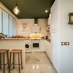Beautiful Accommodation-spacious-near Les Halles-2 People Appartamento Pau