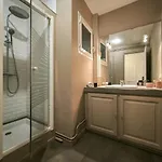 Beautiful Accommodation-spacious-near Les Halles-2 People