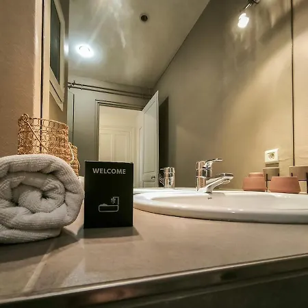 Beautiful Accommodation-spacious-near Les Halles-2 People