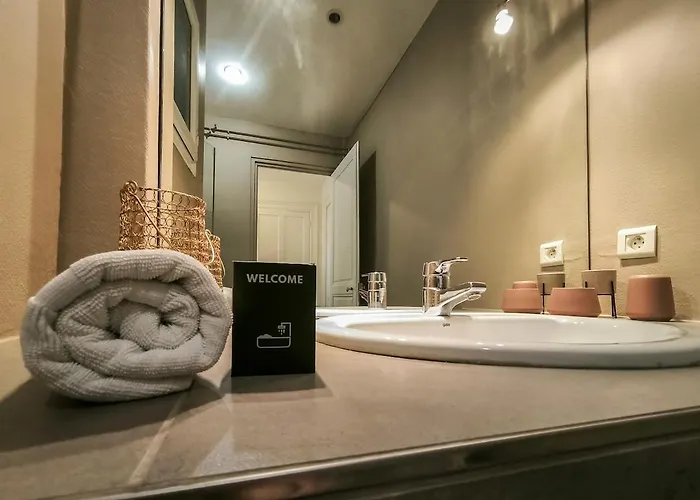 Beautiful Accommodation-spacious-near Les Halles-2 People